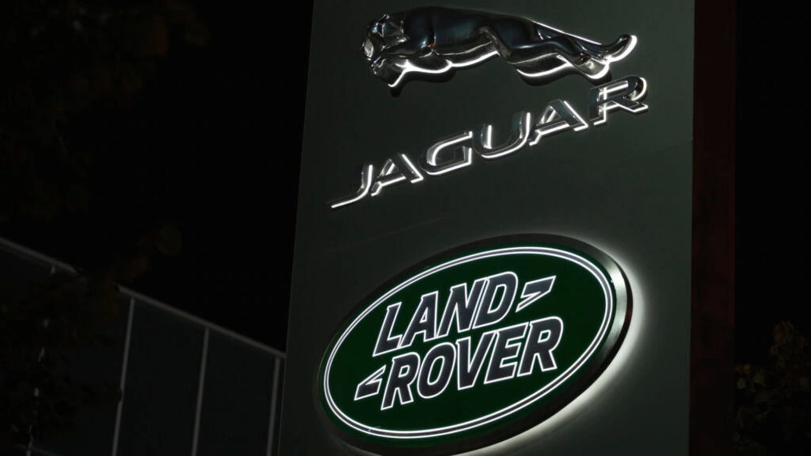 JLR: Παραμένουν κλειστά τα εργοστάσια έως την 1η Οκτωβρίου λόγω χάκερς